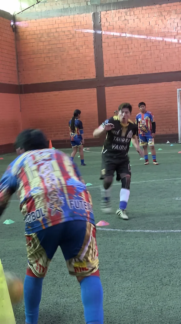 Jugadores en un ejercicio de entrenamiento en grupo